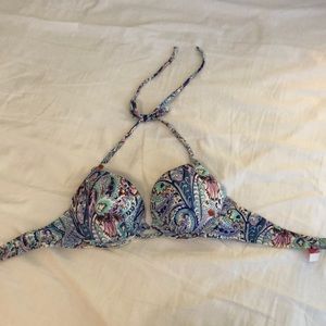 Victoria’s Secret bombshell bikini top